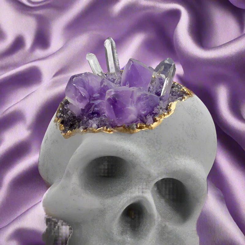 Gemstone Points Concrete Skull FB2310 💛