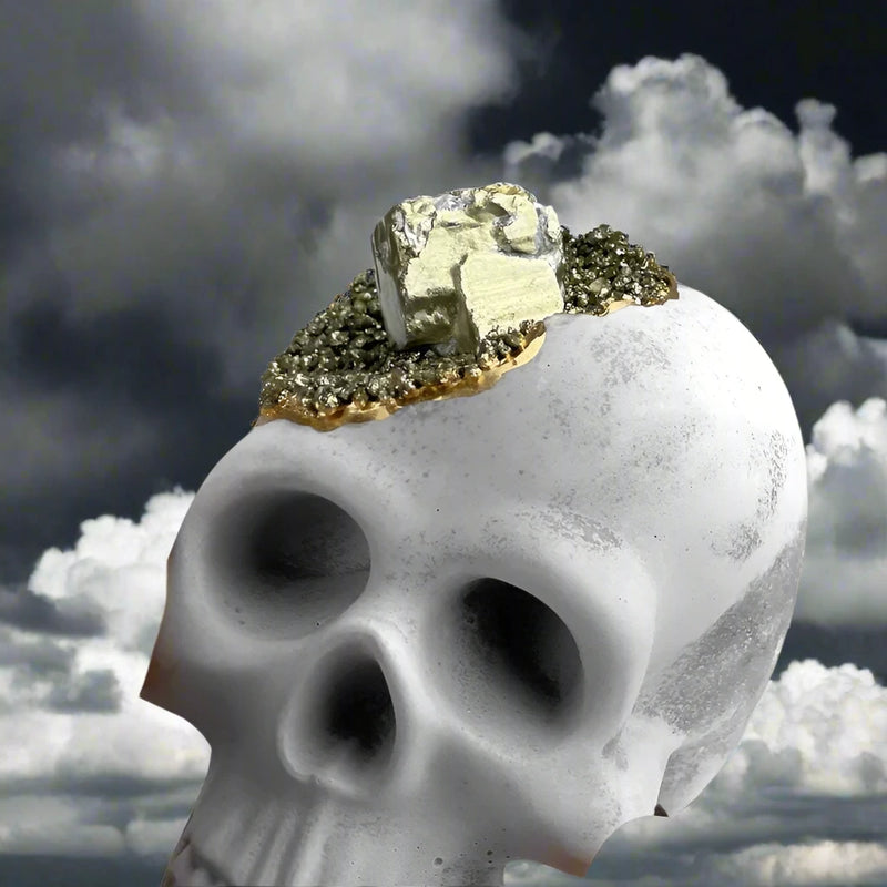 Gemstone Points Concrete Skull FB2310 💛